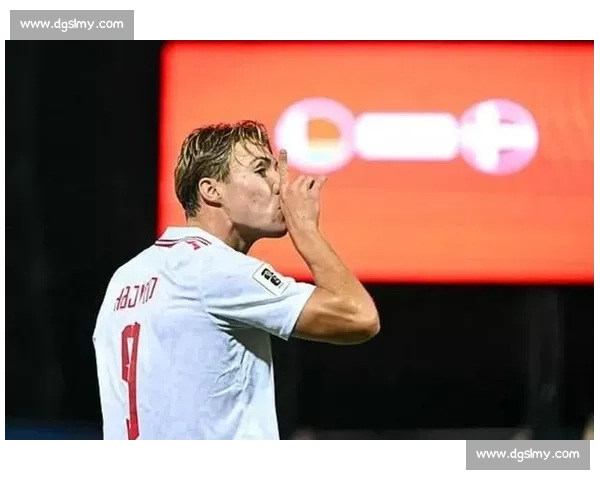 世预 - 丹麦 3-1 希腊：霍伊伦破门 达姆斯高传射 + 希腊两送礼